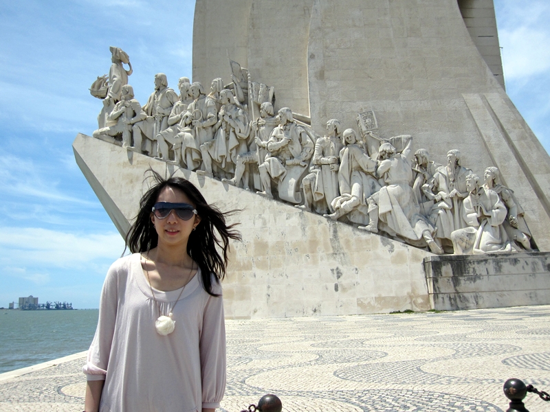 除了大教堂外，靠近海岸還有兩個巨型紀念碑Padrão dos Descobrimentos和Belém Tower，標誌著葡萄牙曾經輝煌的航海實力